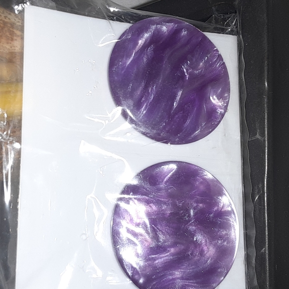 Source Unknown Jewelry - Nwt purple circle earrings